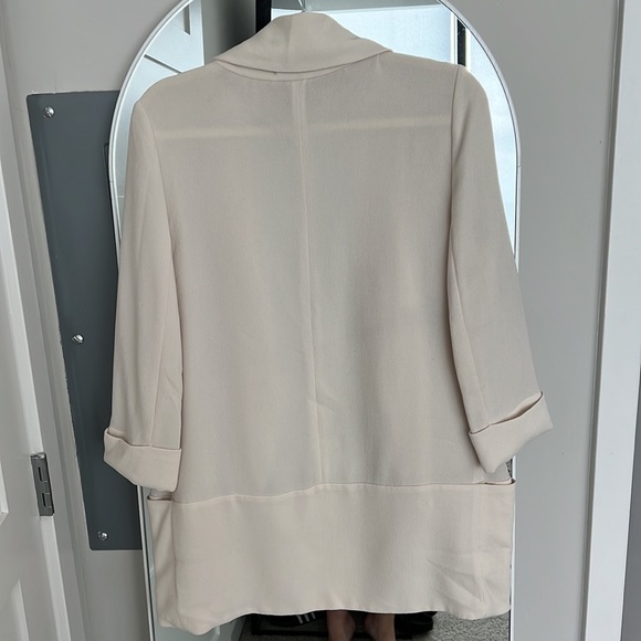 Wilfred Aritzia Ivory Chevalier Silk Crepe Blazer (Size Four) - Picture 6 of 6